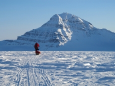 Nydelig vær på Svalbard, ekspedisjonen ved Isrypene